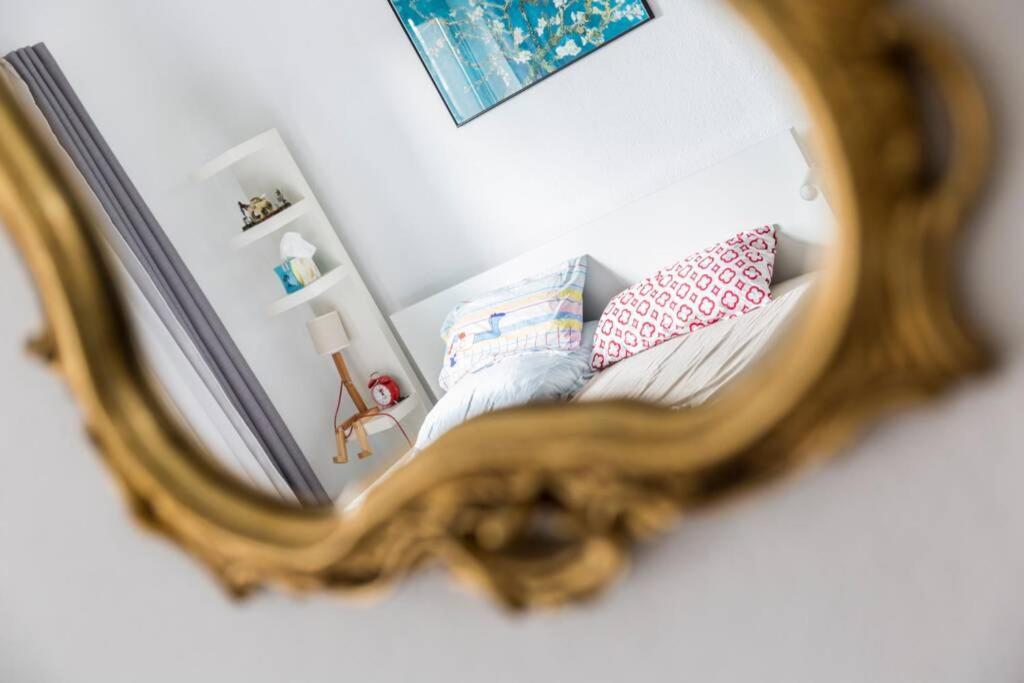 Beautiful Cozy 1-Room Apartment, Near Rhine デュッセルドルフ エクステリア 写真